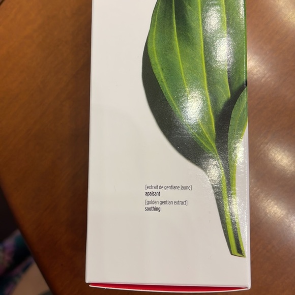 Brand New! Never opened! My Clarins Re-move Micellular Cleansing Water - Picture 4 of 5